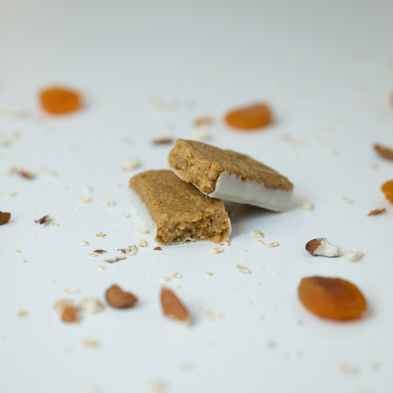 Apricot & Almond Oat Bar